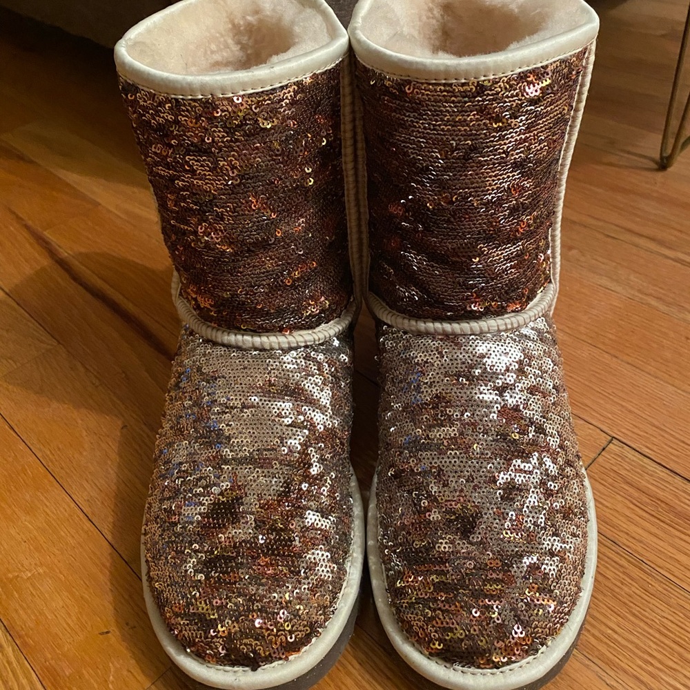 UGG sparkle boots rose gold, gold, and silver sequins 💜